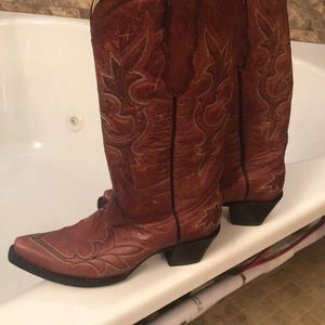 Corrals woman’s size 8